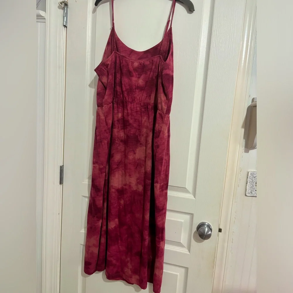EUC Old Navy Red Tie Dye Dress - Picture 2 of 3